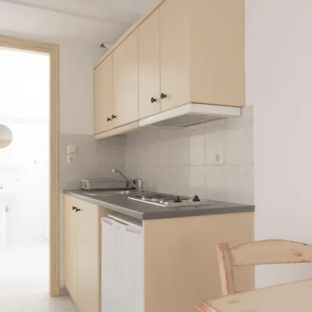 Fragias & Aparthotel 4*