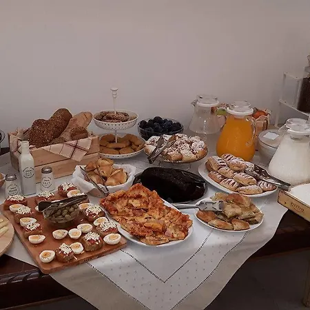 Fragias & Aparthotel 4*