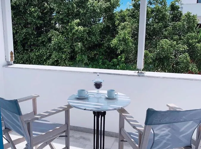 Fragias Hotel - Quiet Downtown, 2 Min Walk To Naxos Town Aparthotel 3*