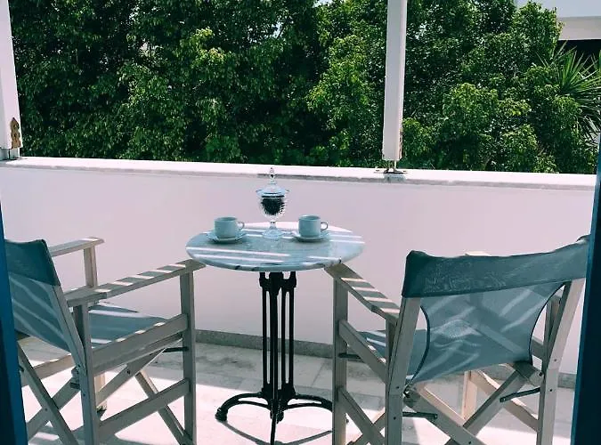 Fragias Hotel - Quiet Downtown, 2 Min Walk To Naxos Town Aparthotel 3*