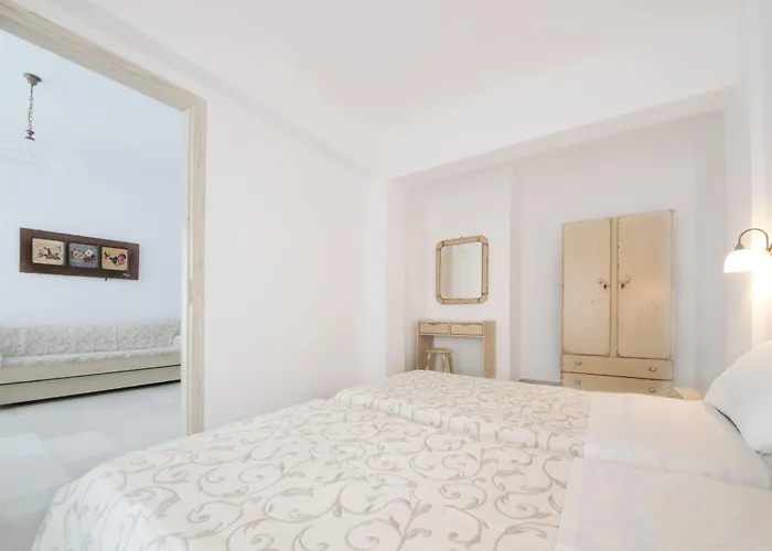 Aparthotel Fragias Hotel - Quiet Downtown, 2 Min Walk To Naxos Town