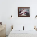 Fragias Studios & Apartments Lägenhetshotell 4*
