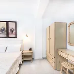 Lägenhetshotell Fragias Studios & Apartments 4*