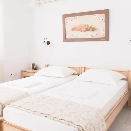 Fragias & Naxos City