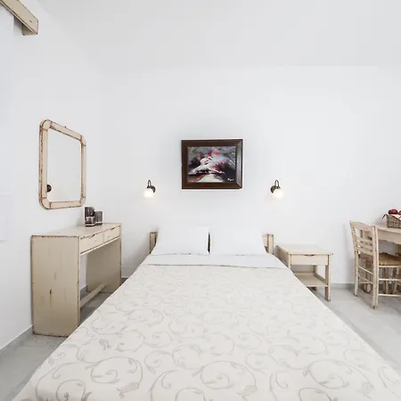 Fragias & Aparthotel 3*