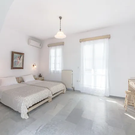 Fragias & Aparthotel Naxos City