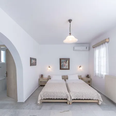 Fragias & Naxos City