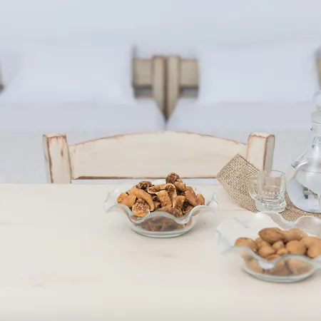 Fragias & Aparthotel 3*