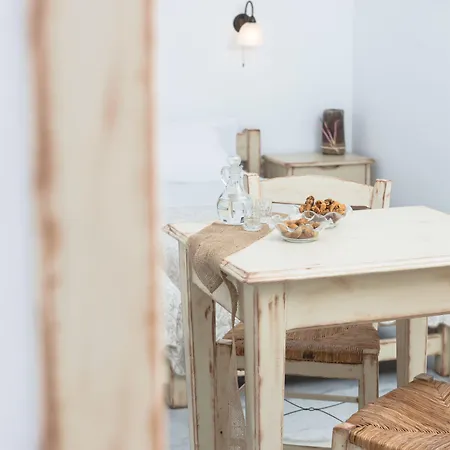 Fragias & Apart Otel Naxos City